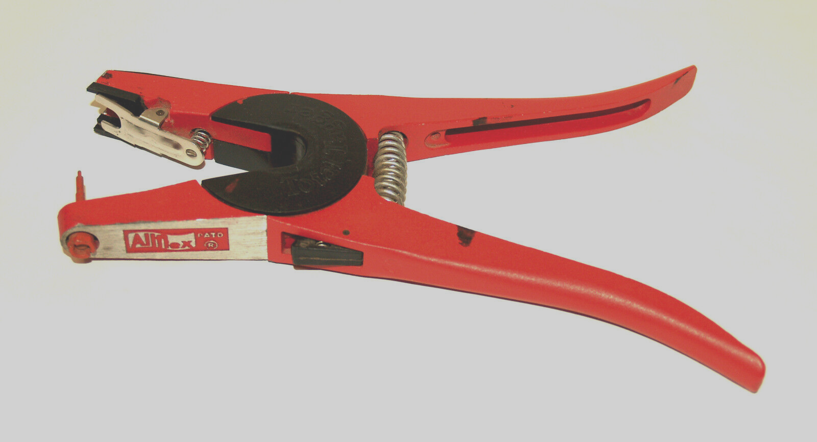 Allflex Universal Total Tagger Red Ear Tag Applicator - $15.71