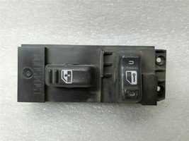 Passenger Right Front Window Switch 2000 2001 2002 Suburban 1999-2002 Si... - $24.74