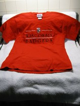 UNIVERSITY OF WISCONSIN BADGERS Embroidered T-Shirt-College Sports-Footb... - £13.50 GBP
