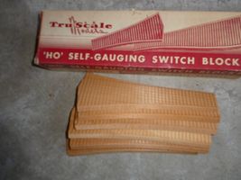 Vintage HO Scale Lot of 6 Tru Scale Y Block Roadbed Sections 10" Long OB - $24.75