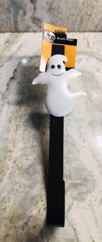 Seasonal Collection Halloween Themed Metal Wreath Hanger 13In Ghost - $16.73
