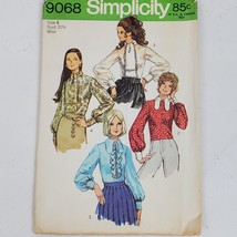 Vintage 1970 Simplicity 9068 Sewing Pattern Miss Blouse 8 / 31.5 - $11.30