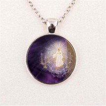 Jesus Cabochon Fashion Necklace - $56.34 MXN