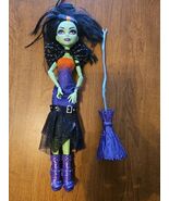 Monster High Casta Fierce Doll 2014 Mattel Green Witch Singer W/ Broom S... - €21,69 EUR Monster High Casta Fierce Doll 2014 Mattel Green Witch Singer W/ Broom S... - €21,69 EUR