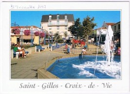 France Postcard Saint Giles Croix de Vie Fountain - £1.69 GBP