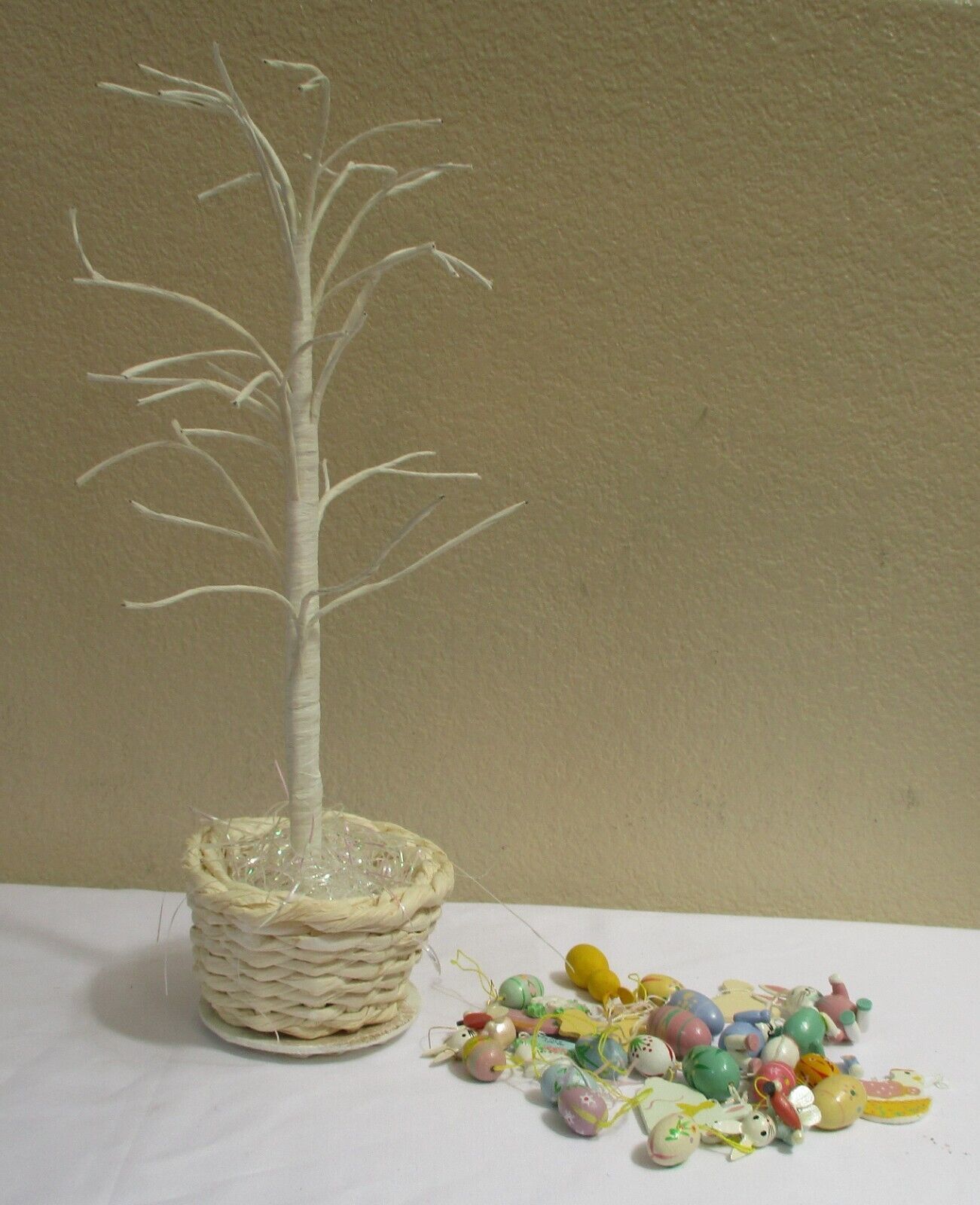 Vintage 16&quot; Easter Tree Complete With 12 Wood Easter Ornaments IOB - $19.34