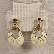 Vintage Trifari Gold Tone Cream Enamel Shell Style Earrings Set Drop 1.5&quot; Large - £51.09 GBP