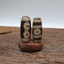 Lote 2 cuentas de ojo tibetano dzi cuentas viejo amuleto ágata tibetano ... - $39.23