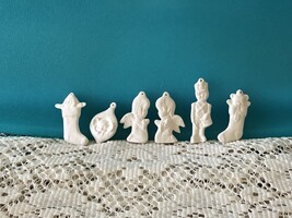 W4 - 6 Mini Christmas Ornament Ceramic Bisque You Paint, Unpainted* - €1,09 EUR