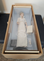 NIB Franklin Dolls Princess Diana Elegant White Beaded Dress with Tiara, Purse - £77.77 GBP