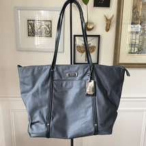 Tumi Voyageur Collection Q-Tote Dark Grey $245 - $1,011.67 MXN
