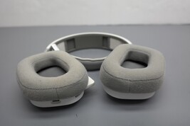 CORSAIR HS80 RGB Wireless Gaming Headset for PC, Mac, PS5, PS4 - White image 7