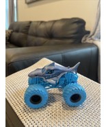 Monster Jam Megalodon Blue BKT Tires Monster Truck 1/64 - $151.27 MXN
