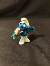 POPSICLE SMURF - 20053 - SMURFS VINTAGE 1978 SCHLEICH PEYO 2" PVC FIGURE - $8.41