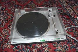  Sony PS-LX5 Quartz Direct-Drive Turntable Powers on Good motor as is 515A3 - $195.00