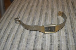 Nelsonic Diamond Quartz Ladies Gold Toned Watch, Works, New Battery - £23.96 GBP