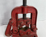 Vintage DUNLAP No. 00H Bench Mount Pipe Vise, Red for 1/8&quot; - 1 1/4&quot; - Steel - $55.95