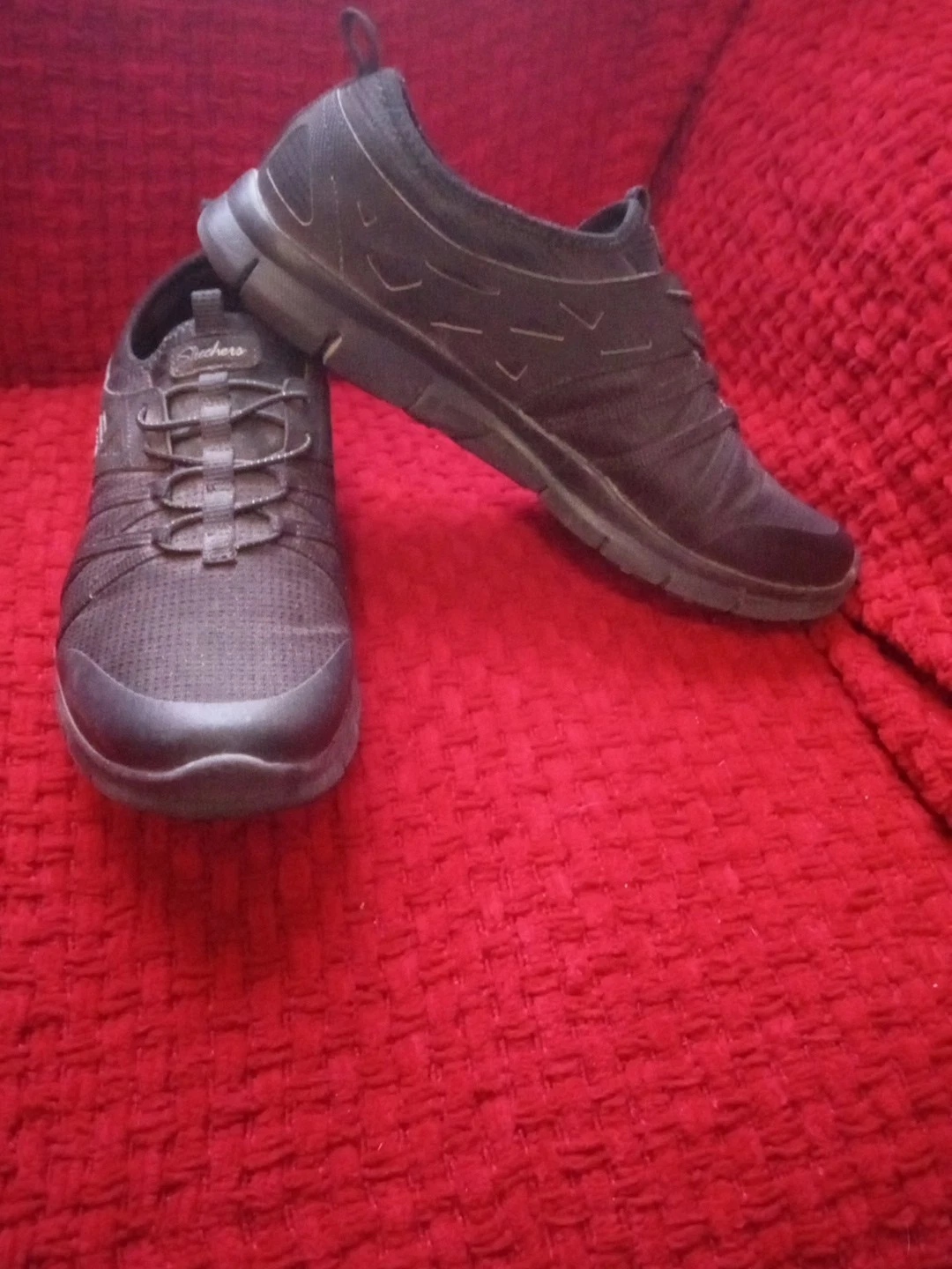 Men&#39;s Black Leather Skechers Slip-On with Memory Foam Size 10 Barely Worn - $28.13 CAD