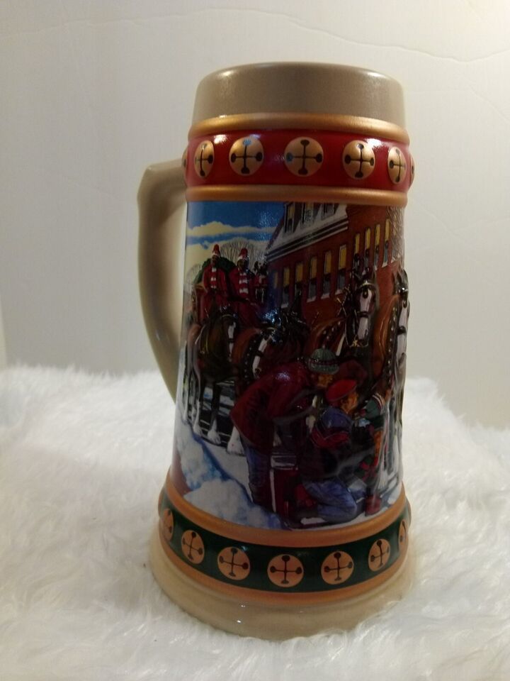 Vintage 3D Budweiser Holiday Collection "Hometown Holiday" Beer Stein 1993 - £14.24 GBP