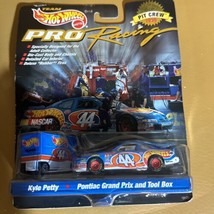 Hot Wheels Pro Racing Pit Crew 1998 Kyle Petty #44 Pontiac Grand Prix &amp; ... - £8.38 GBP