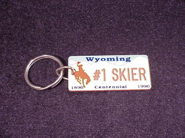 1990 Wyoming #1 Skier Centennial Ring Keychain - £6.33 GBP