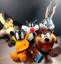 Looney Tunes Warner Brothers Set of 5 Cartoon Stuffed Animal Plush 7&quot; Sticker - £49.74 GBP