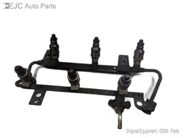 Fuel Injectors Set With Rail For 89-94 Mitsubishi Montero  3.0  Gas - $128.65