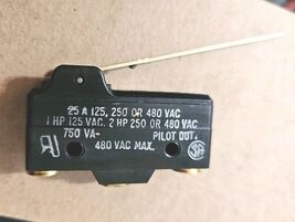MICRO SWITCH 3 TERMINAL 25 A 1HP 125VAC BLACK BE-2RV-A4 FREEPORT, ILLINO... - $24.50