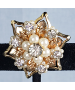 Vintage Brooch Pin Fleur-de-lis Faux Pearl Gold Tone Rhinestone Prong Se... - $471.84 MXN