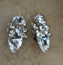 Vintage High quality Large Clear Cluster rhinestone clip earrings unsigned - £31.54 GBP