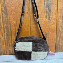 SKINNYDIP LONDON Millie Fluff Camera Crossbody Bag - $475.91 MXN