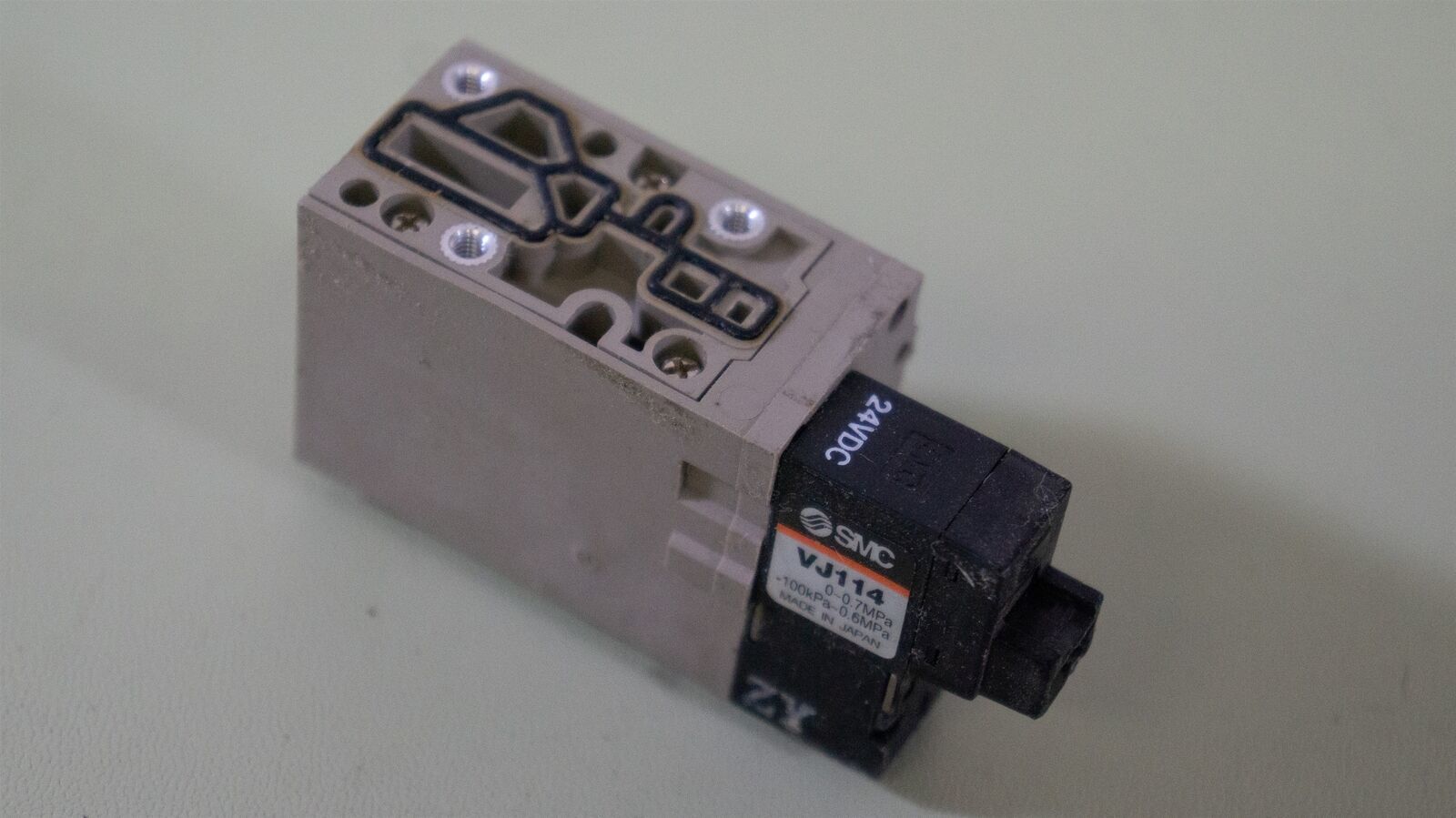 SMC VJ114 Solenoid Valve , 0-0.7MPa , 24VDC - $8.79