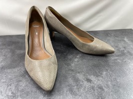 CLARKS Colllection Heels Women 9.5M  Soft Cushion Crewso Wick Shoes Brow... - $452.17 MXN