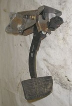 2003 Subaru Legacy AWD AT 4DR 2.5L Brake Pedal W Bracket Mount - $13.88