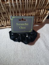 Scrunchie Black And Pearls - £8.65 GBP