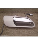 1998 2002  CONTINENTAL RIGHT FRONT DOOR HANDLE PAR GOLD OEM USED ORIG LI... - $1,575.36 MXN