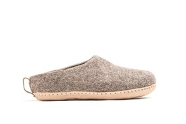 Woolly&#39;s Indoor Open Heel Slippers With Leather Sole (Natural Brown) - 3... - $973.52 MXN