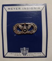 USAF CIVIL ENGINEER BADGE BASIC ON MEYER INSIGNIA CARD FULL SIZE :KY25-18 - $4.31