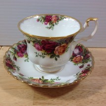 Royal Albert Old Country Roses Cup &amp; Saucer Montrose Shape Bone China England - £22.48 GBP
