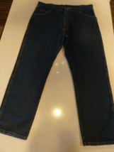 Wrangler Jeans Men’s Size 40 x 31  Regular Fit Blue Medium Wash USA - $15.72
