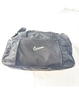 Nike Black Duffel Gym Bag Travel Sports Tote 20”x11”x11” - €16,15 EUR Nike Black Duffel Gym Bag Travel Sports Tote 20”x11”x11” - €16,15 EUR
