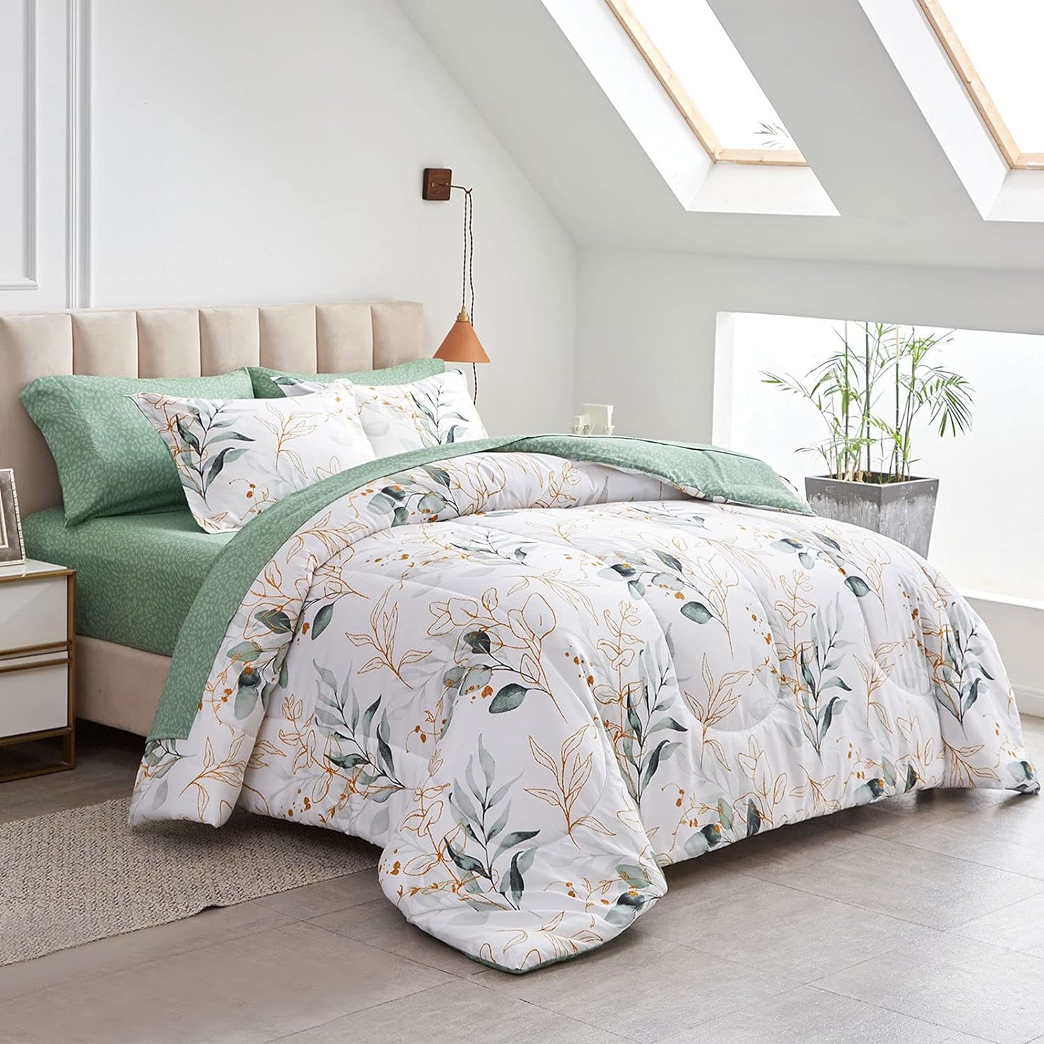 7 Piece Bed In A Bag Queen, Green Leaves Printed On White Botanical Design, Micr - $87.99