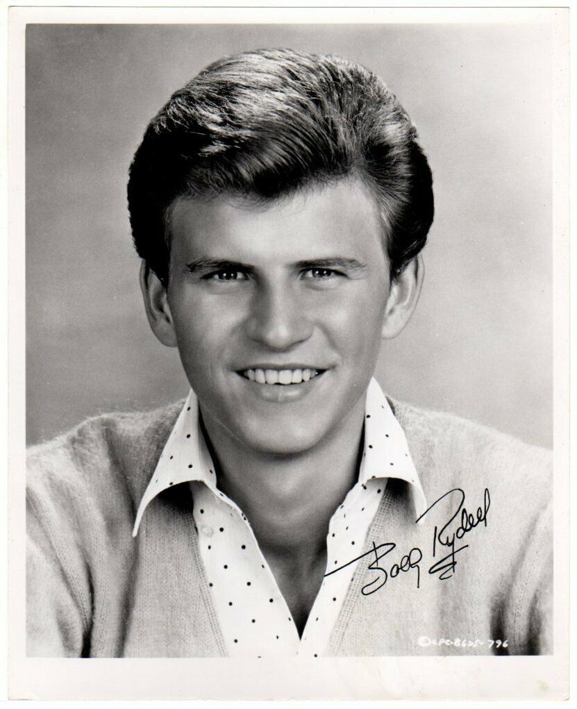 *BYE BYE BIRDIE (1963) Singer Bobby Rydell as &quot;Hugo&quot; 8x10 SIGNED BY BOBB... - $95.00