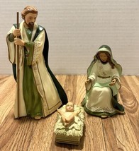 &quot;Emerald Elegance&quot; Christmas Tree Nativity Collection - The Holy Family A2878 - £23.69 GBP