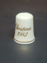 Vintage AVON Christmas 1982 Porcelain 1&quot; Thimble - £7.87 GBP