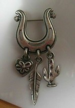 Signed Guess Silver-tone Metal Horseshoe Dangle Charm Brooch - £13.47 GBP