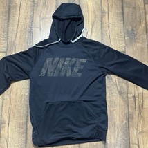 Nike Sweatshirt Mens Small Therma Fit Black Spell out Pullover Hoodie Fleece - £10.60 GBP