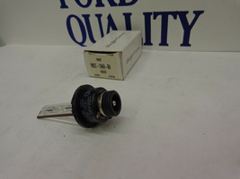 Ford Oem Nos YM2Z-13466-DA Focus Low Beam Headlight Bulb New - $49.32