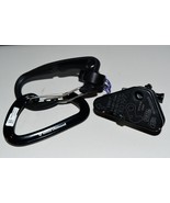 bundle Petzl Microcender Climbing Device w 2 Carabiner  1A #9 - $131,434.71 MXN