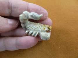 (Y-SCO-9) little white SCORPION stone carving SOAPSTONE Peru love baby s... - £6.73 GBP